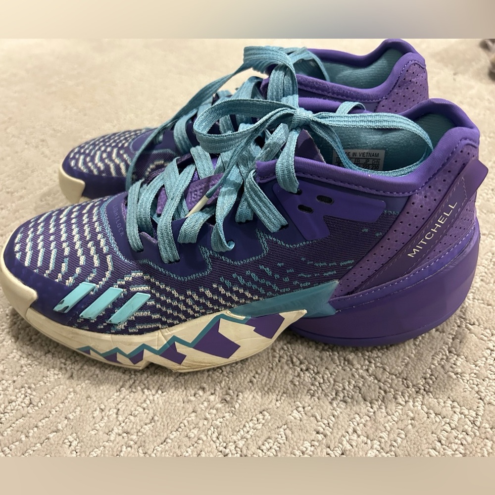 Adidas D.O.N. Issue 4 Mitchell HR0710 Purple Basketball Shoes size 5